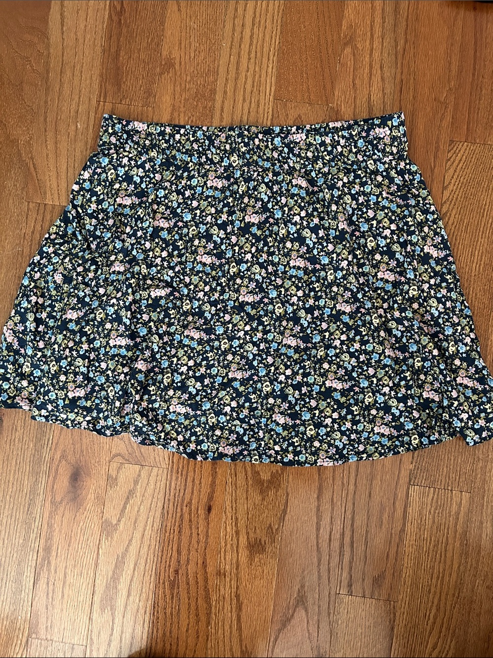 Vero Moda Navy Mini Skirt with Pastel Floral Print XL 100% Viscose